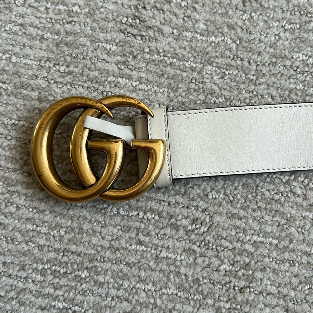 Gucci size 90 marmont belt color creme.